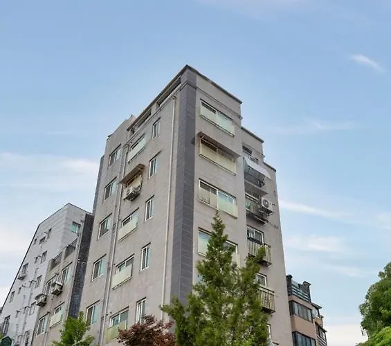 Apartamento 경복궁 도심속 조용한 힐링 무료주차 최대7인 연신내 Gtx-a로 서울역4분 Seúl