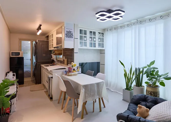 경복궁 도심속 조용한 힐링 무료주차 최대7인 연신내 Gtx-a로 서울역4분 Apartamento